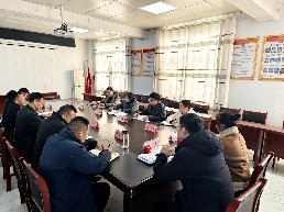 到帮扶村调研座谈会.jpg
