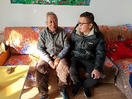 田一慰问老党员2_proc.jpg